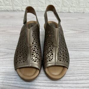 Earth Cascade Platinum Wedge Sandals WMNS 7B Brown Perforated Leather Slingback